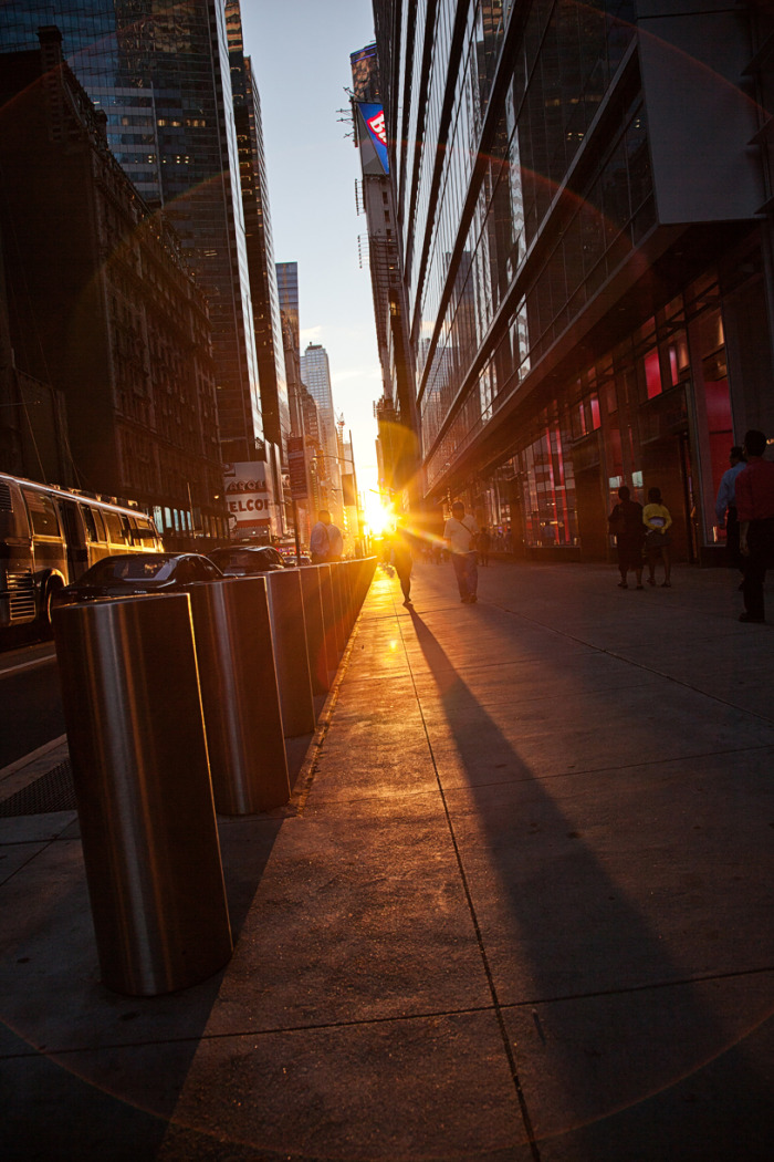 Urban Sunset [EOS 5DMK2 | EF 24-105L@24mm | 1/500 s | f/6.3 | ISO400]
