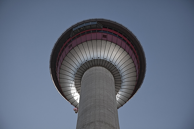 Calgary Tower [EOS 5DMK2| EF17-40@30mm | 1/1600 s |f/5.6 | IS400]