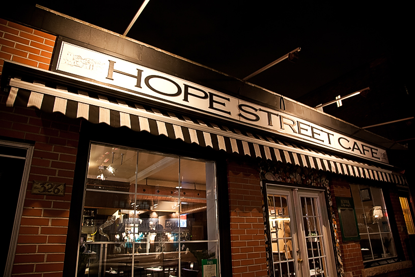 Hope Street Cafe [EOS 5DMK2| EF24-105L@24MM | 1/3 s |f/4 | ISO800]