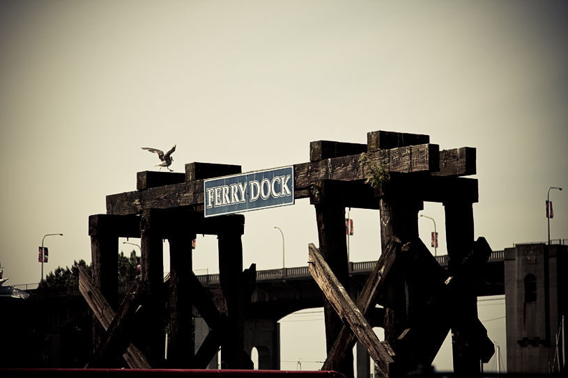 Ferry Dock [EOS 40D | EF24-105L@105mm | 1/3200 s | f/4 | ISO200]