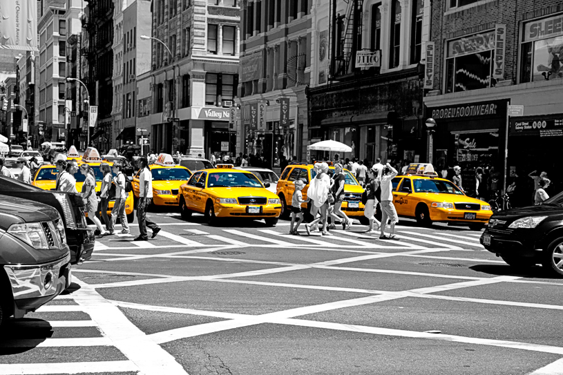 Yellow Cabs [EOS 5DMK2 | EF 24-105L@60mm | 1/640 s | f/5.6 | ISO200]